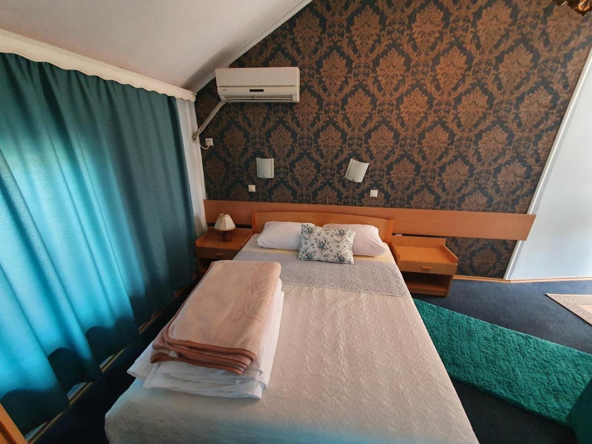 Motel Zoka Dvorovi Esterno foto