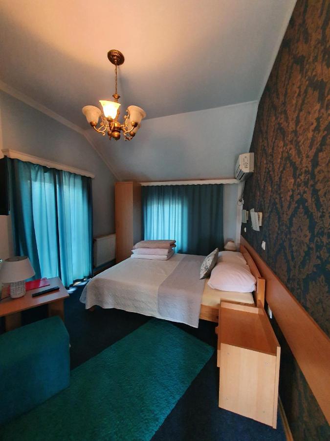 Motel Zoka Dvorovi Esterno foto