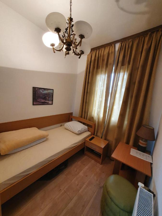 Motel Zoka Dvorovi Esterno foto